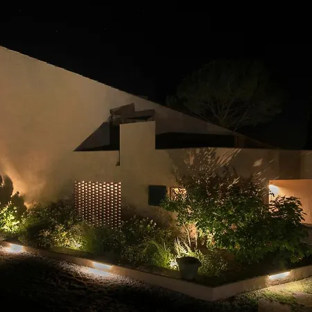 Villa Sleeps 6 Pool Wifi *